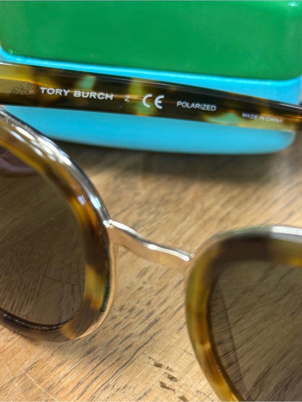 Tory Burch Tortoiseshell Frame Polarized Sunglasses - Brown and Black Pattern - Picture 5 of 8